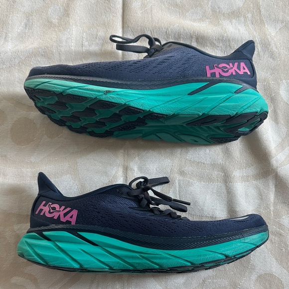 Hoka Clifton 8 Women's Athletic Shoes - Picture 3 of 8